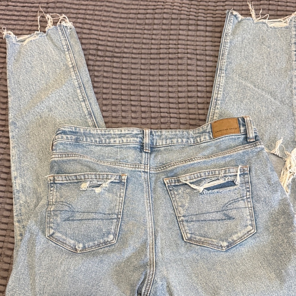American Eagle Outfitters Light Blue Distressed High Rise Mom Jeans - Picture 6 of 7